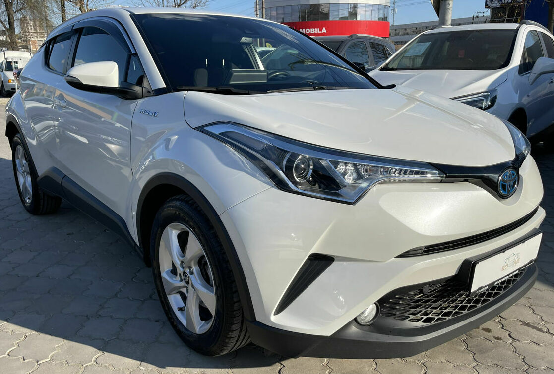 <span style="font-weight: 700;">toyota c-hr</span>