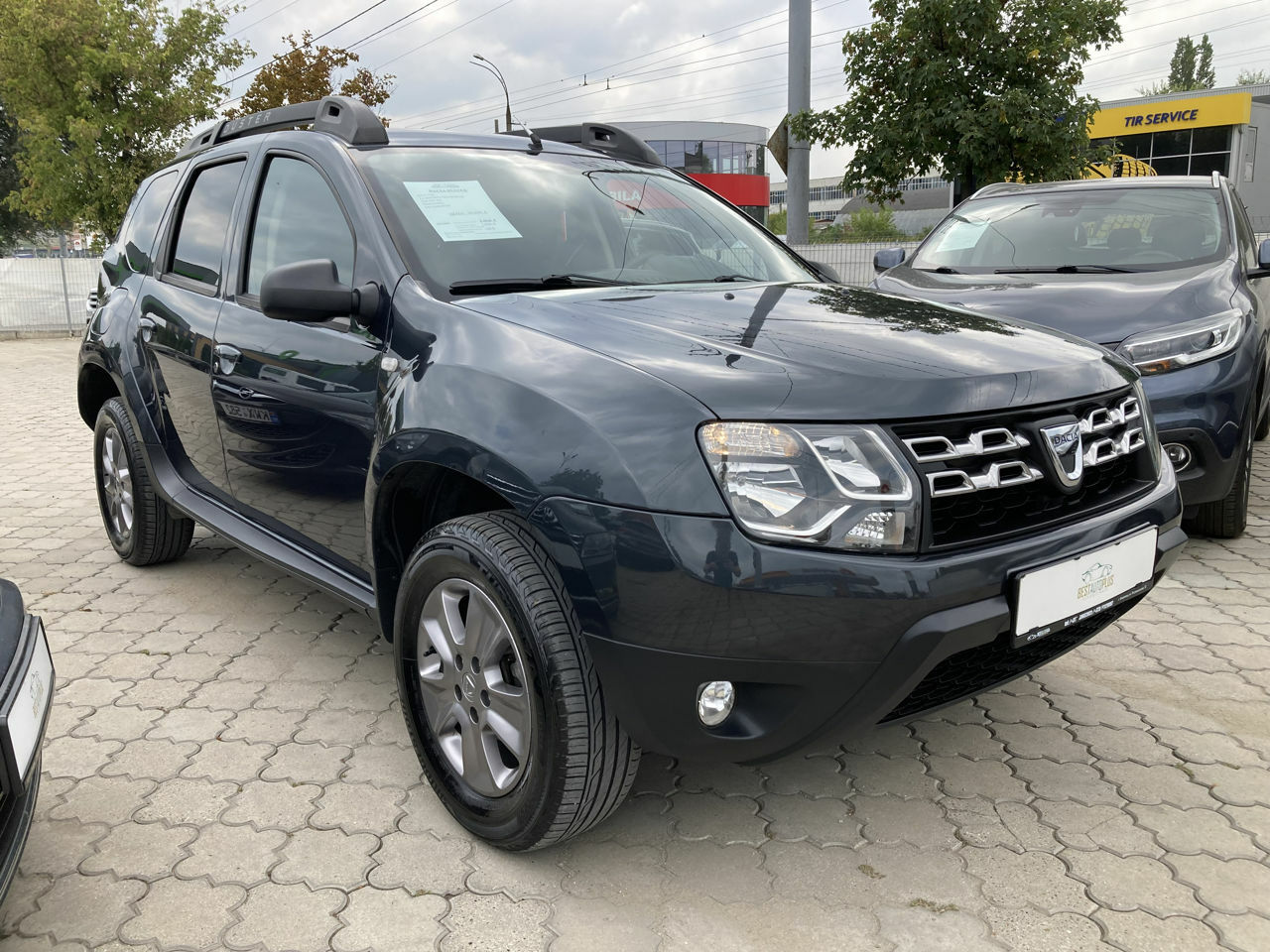 <span style="font-weight: bold;">dacia duster</span>