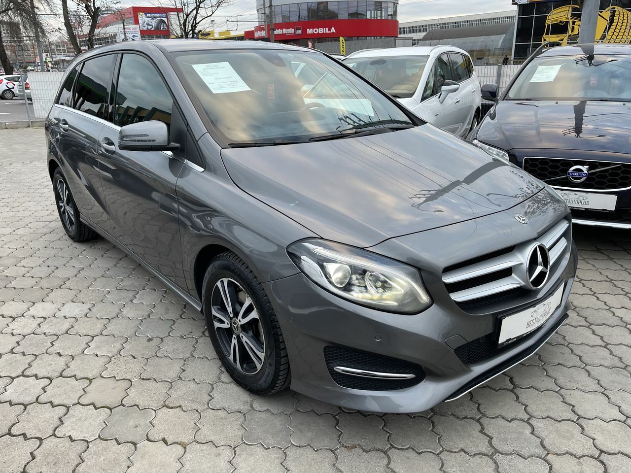 <span style="font-weight: bold;">mercedes b class</span>