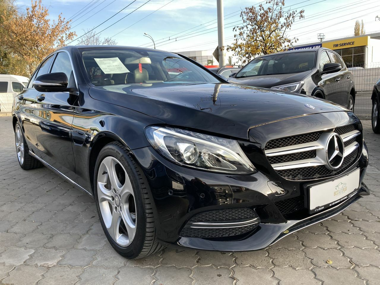 <span style="font-weight: bold;">mercedes c class</span>